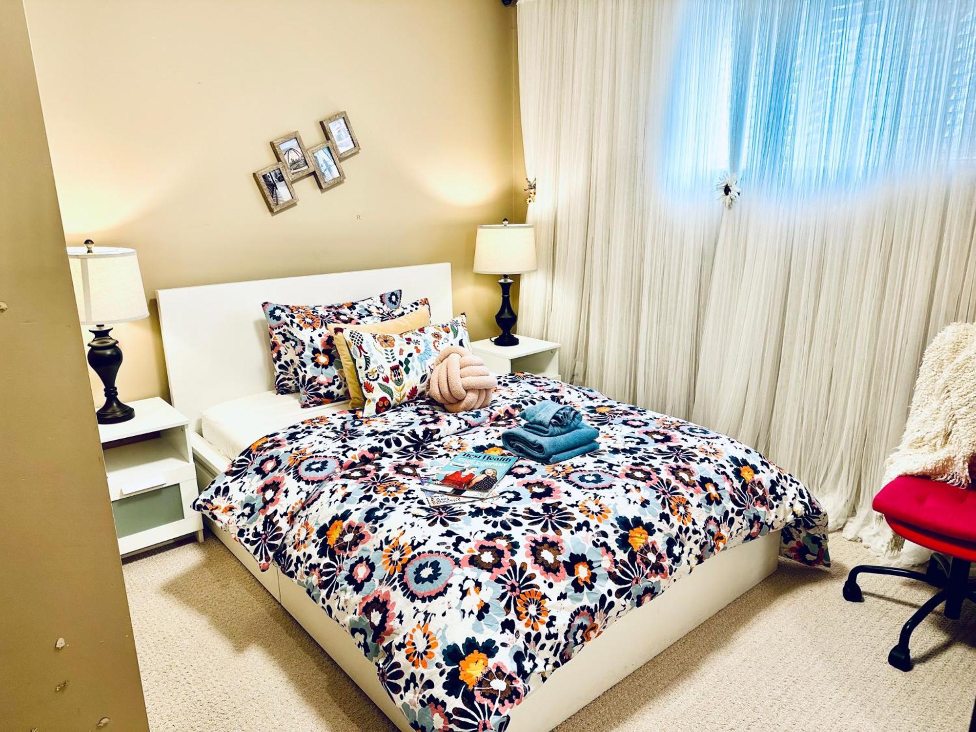 Scorpio House Langley Room B Bagian luar foto