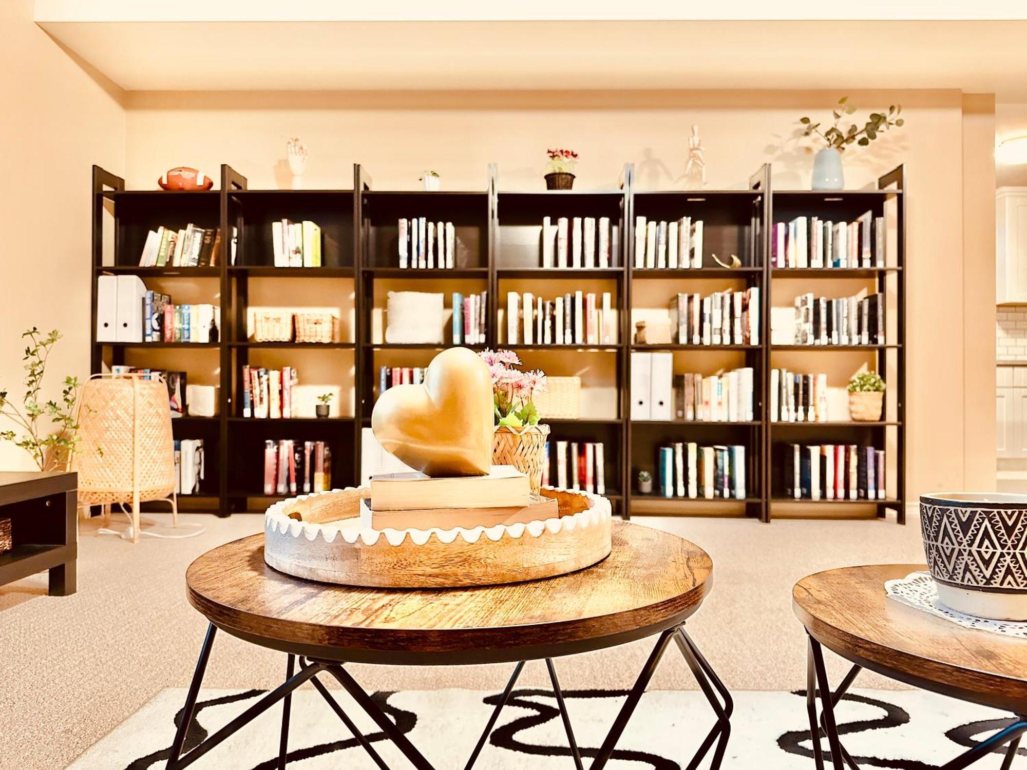 Scorpio House Langley Room B Bagian luar foto