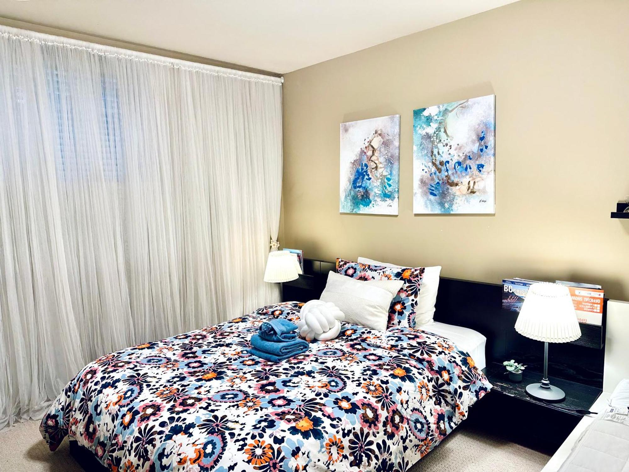 Scorpio House Langley Room B Bagian luar foto