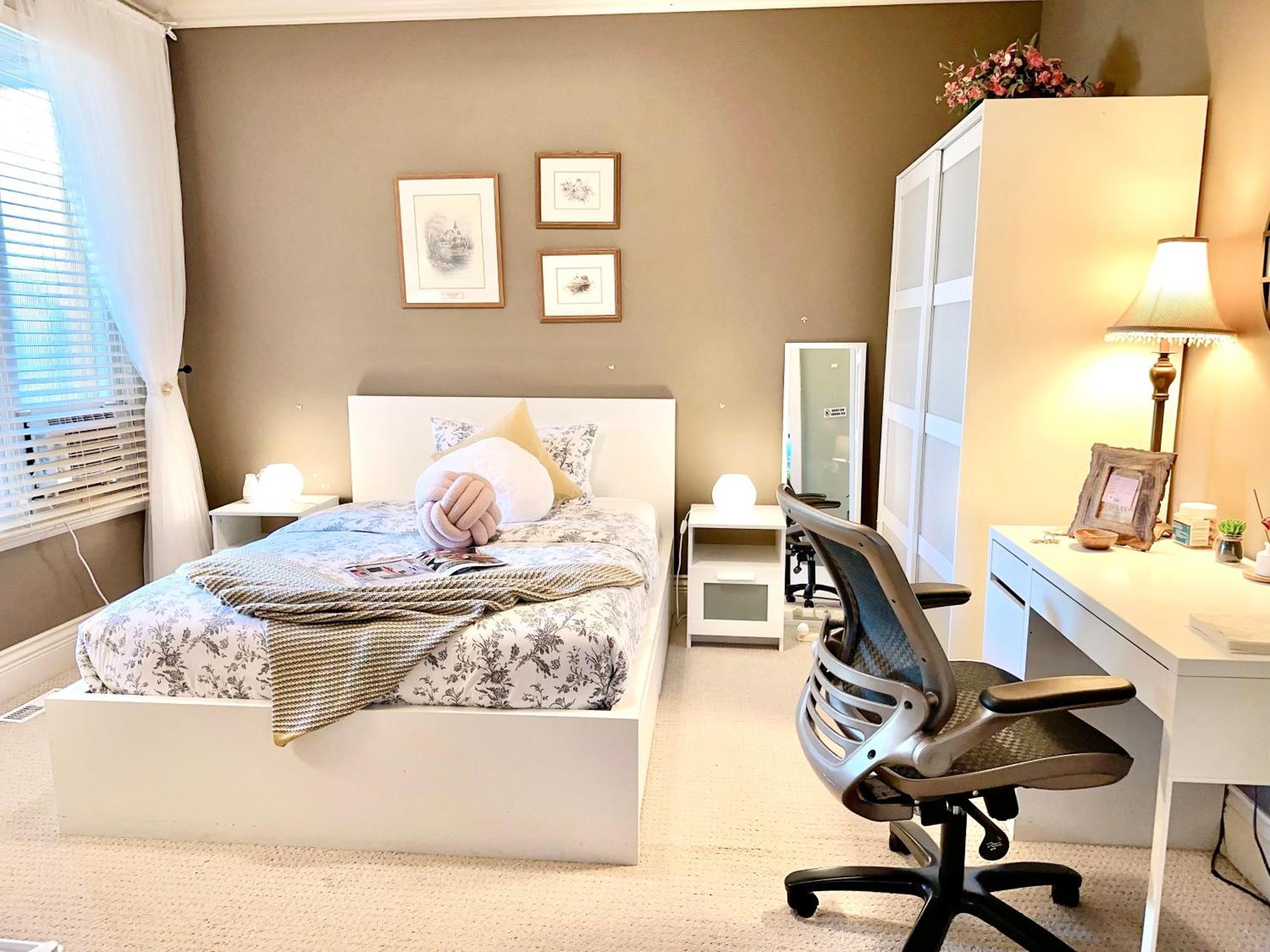 Scorpio House Langley Room B Bagian luar foto