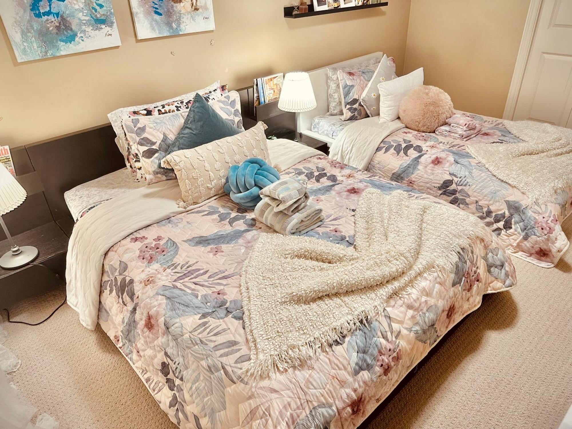 Scorpio House Langley Room B Bagian luar foto