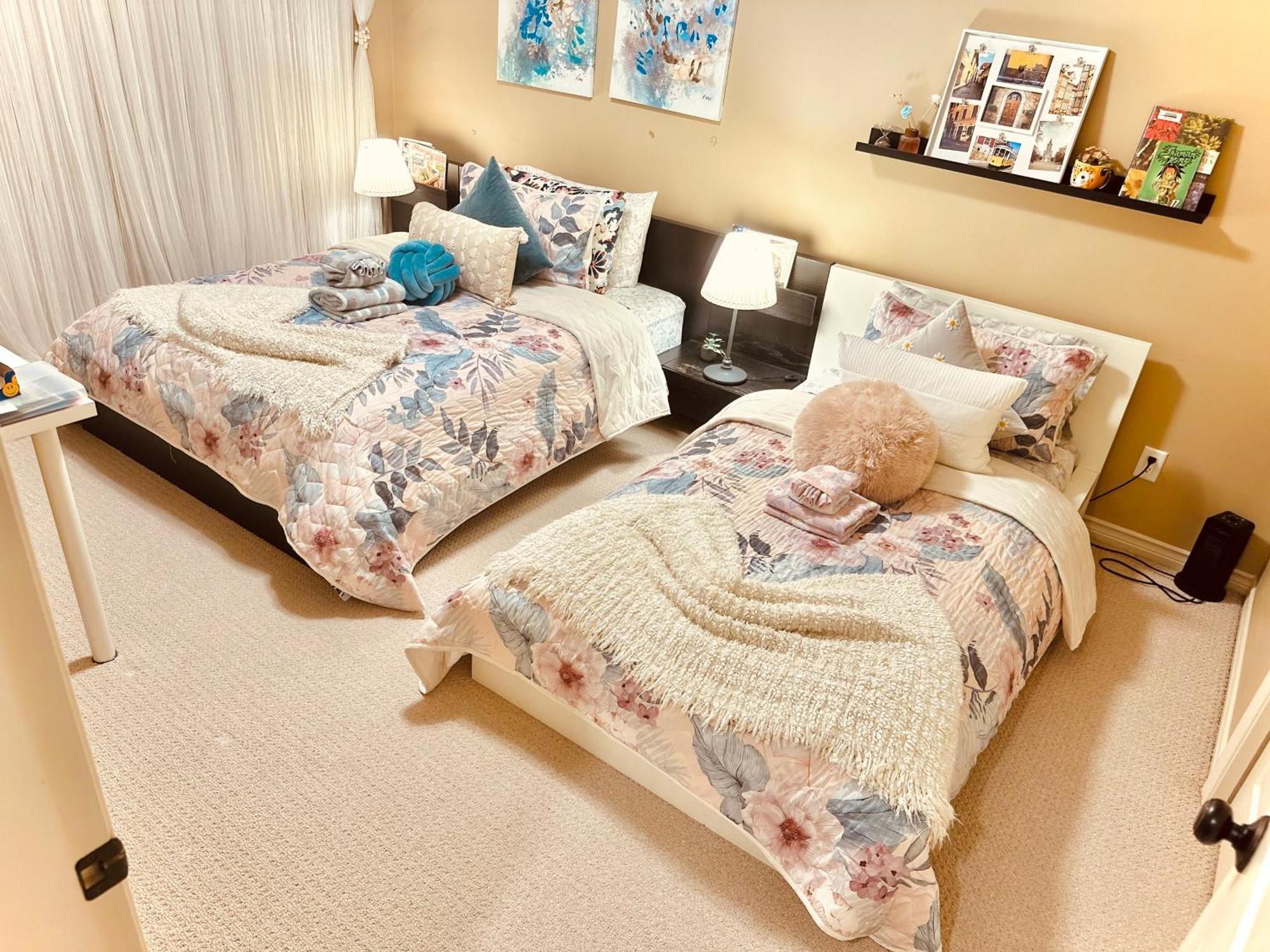 Scorpio House Langley Room B Bagian luar foto