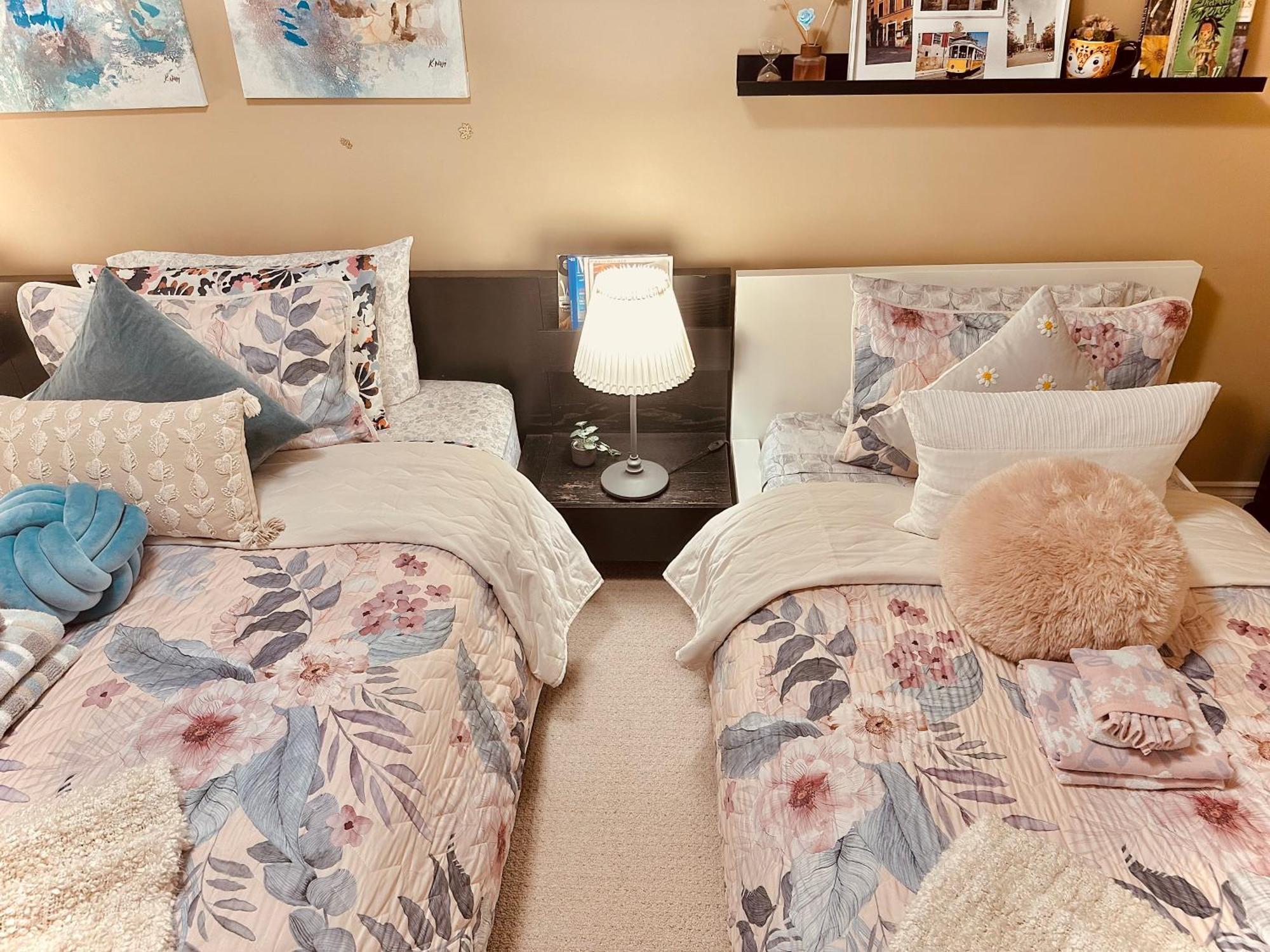 Scorpio House Langley Room B Bagian luar foto